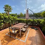 Апартаменти Cozy Townhouse In El Duque *