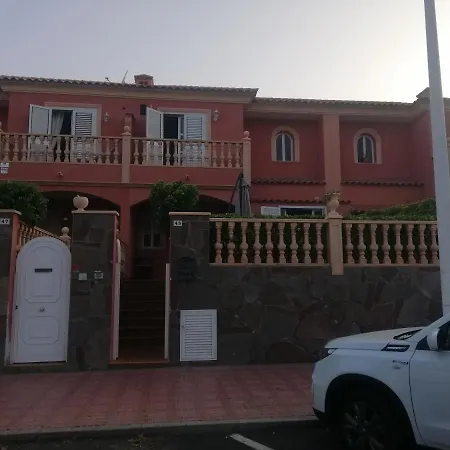 Cozy Townhouse In El Duque Апартаменты Адехе
