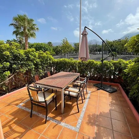Апартаменты Cozy Townhouse In El Duque *