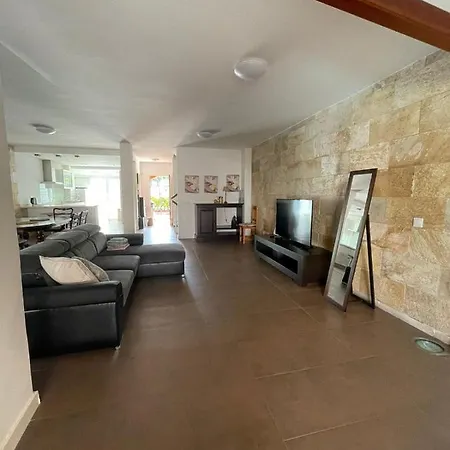 Cozy Townhouse In El Duque * Адехе