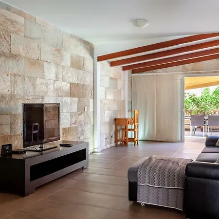 Апартаменты Cozy Townhouse In El Duque Адехе