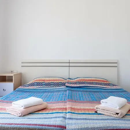 Апартаменты Cozy Townhouse In El Duque